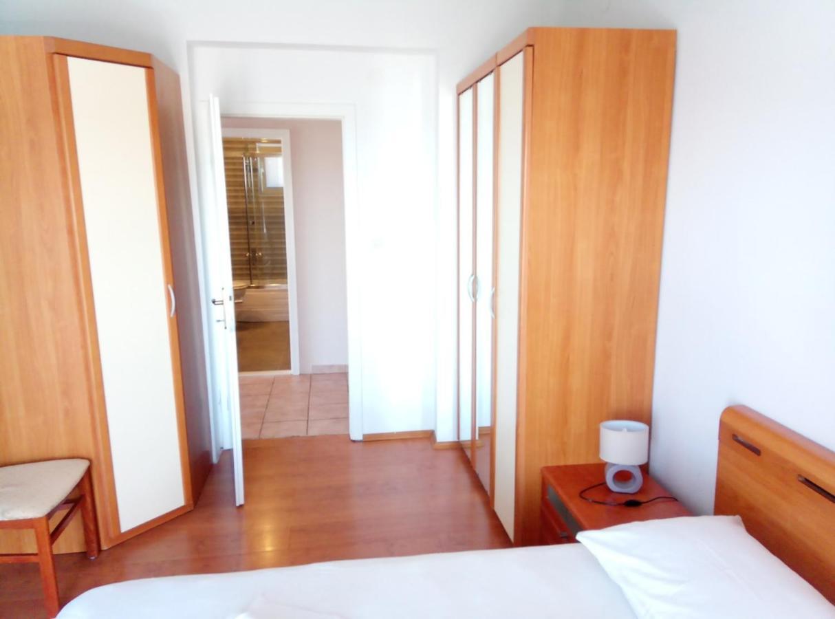Apartments Laura 赫瓦尔 外观 照片