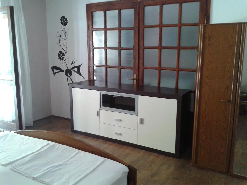 Apartments Laura 赫瓦尔 客房 照片
