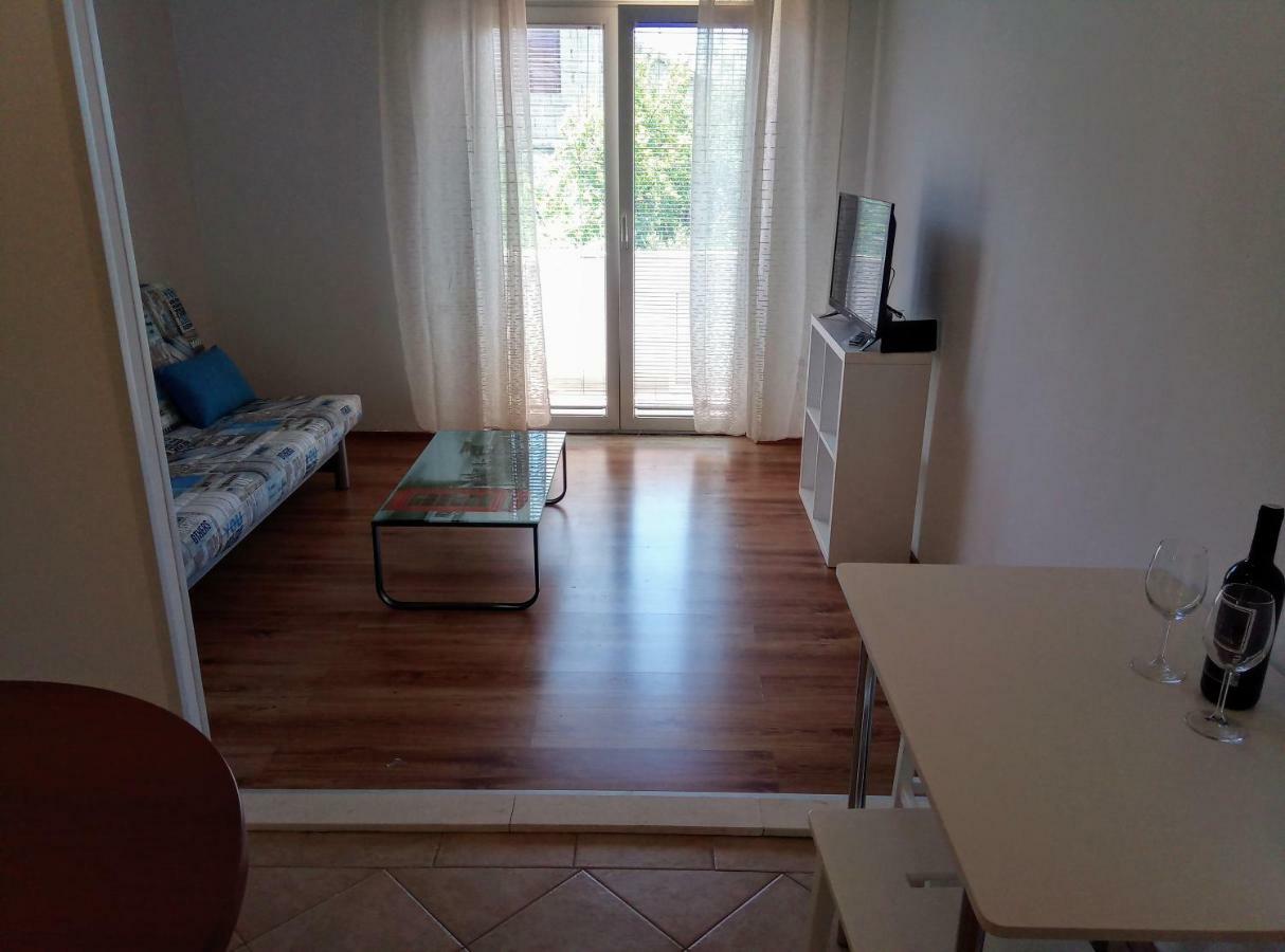 Apartments Laura 赫瓦尔 外观 照片